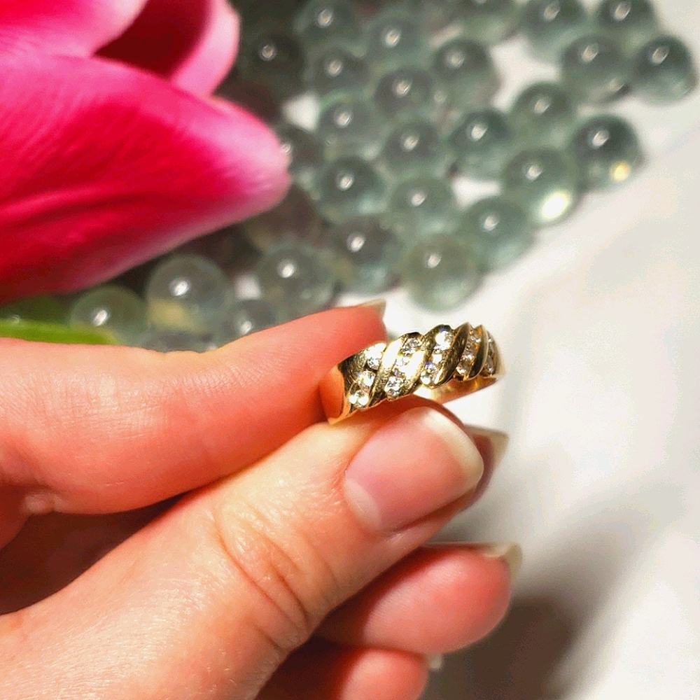 Vintage 14K Gold and Diamond Ring